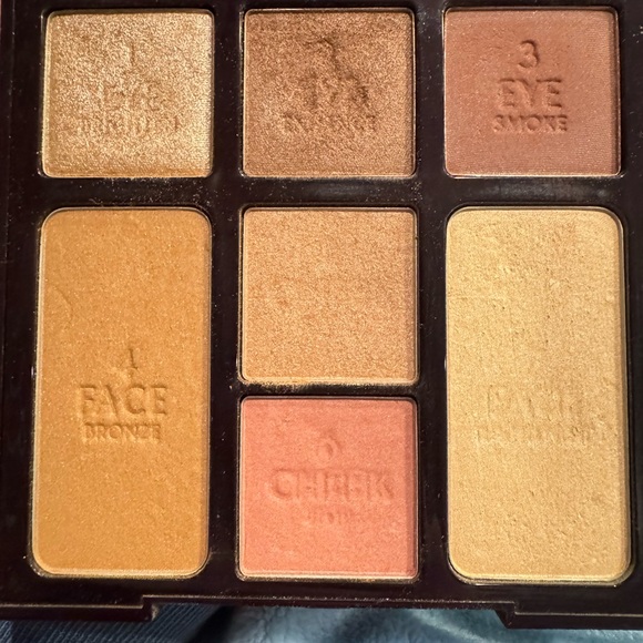 Charlotte Tilbury Instant Look in a Palette - Picture 5 of 7